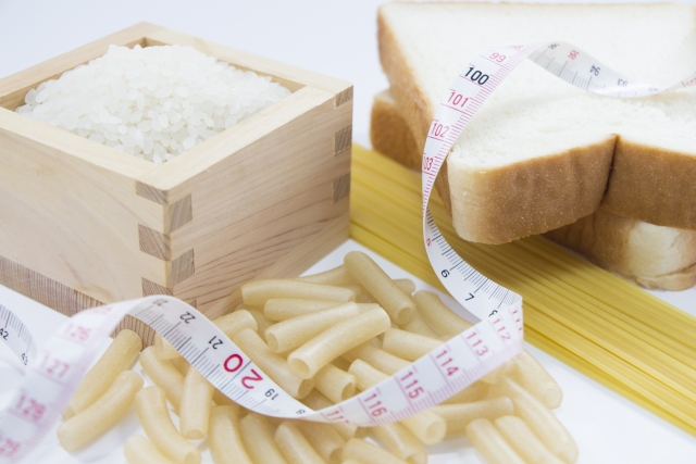 糖質制限はなぜ痩せる？仕組みやメリット、注意点・おすすめ食材を紹介！
