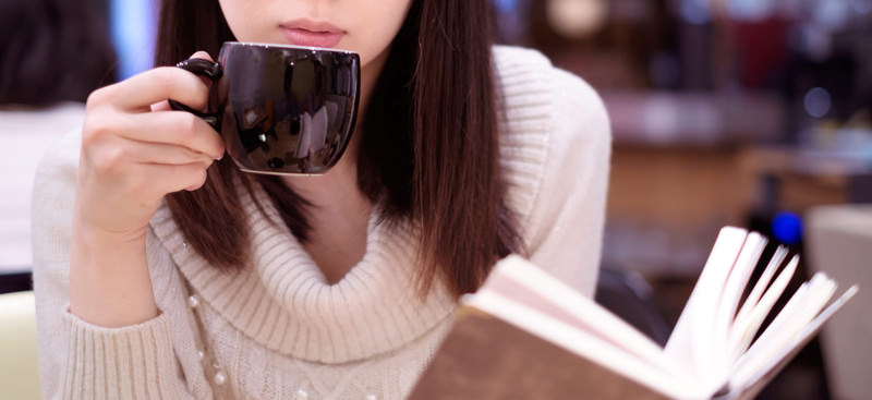 コーヒーや紅茶のカフェインで自律神経が乱れるって本当？健康に良い効果的な飲み方とは