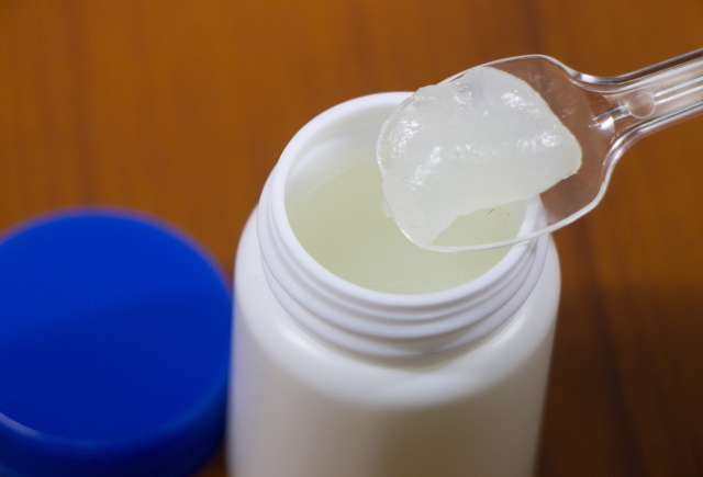 ワセリンは毛穴詰まりに効果的？そのメリットデメリットも紹介