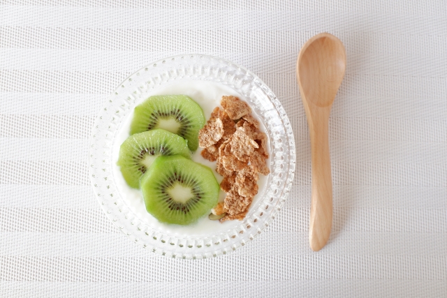 ヨーグルトはいつ・どのくらい食べるべき？時間帯別のメリットと一日の摂取量を紹介