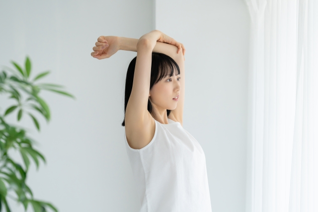 乾燥肌やデリケート肌の人が冬用インナーを選ぶ際の注意点