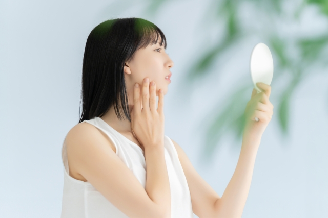 ピーナッツやチョコレートを食べるとニキビができるのはなぜ？